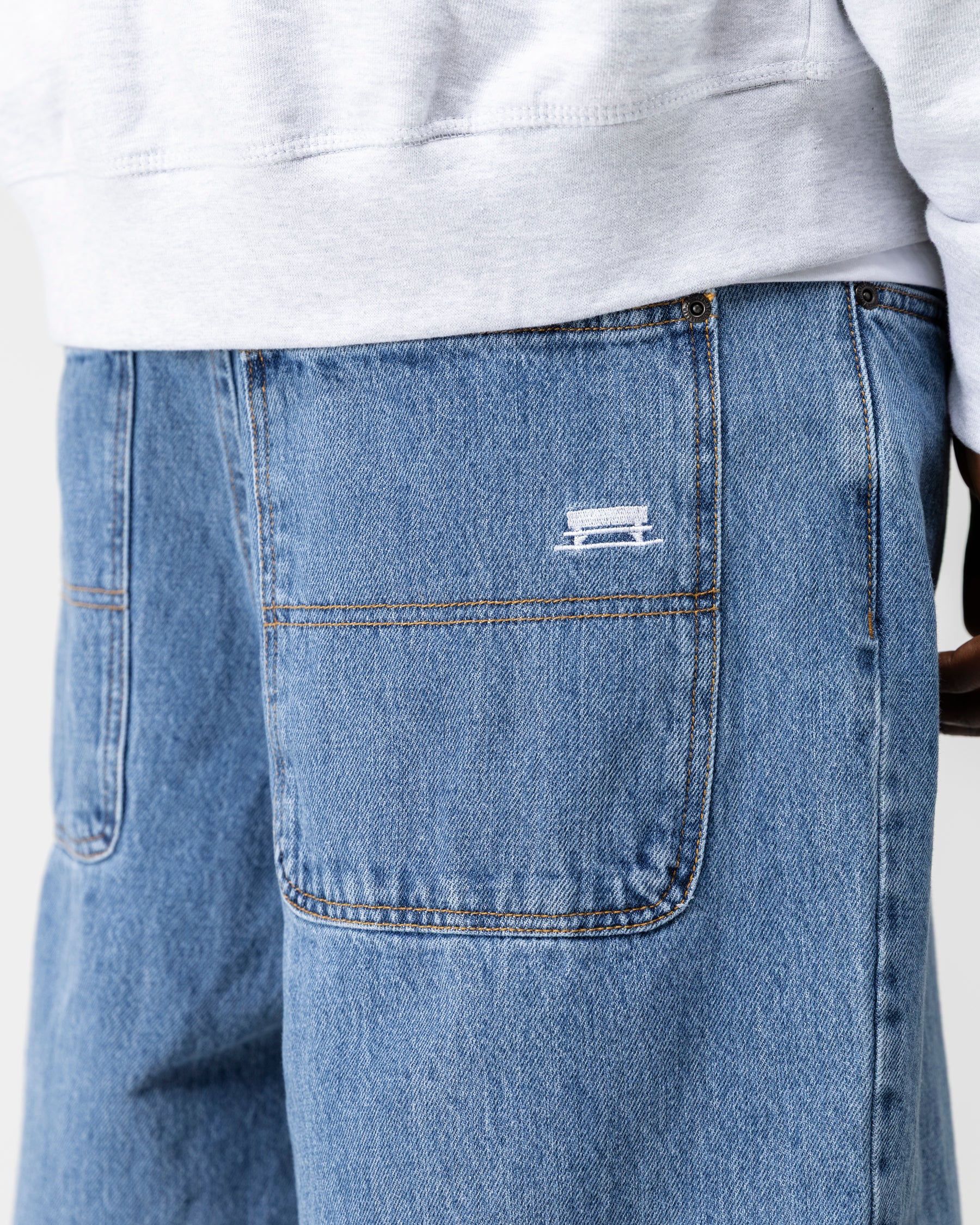 CLASSIC BAGGY DENIM SHORT - BLUE - Image 7