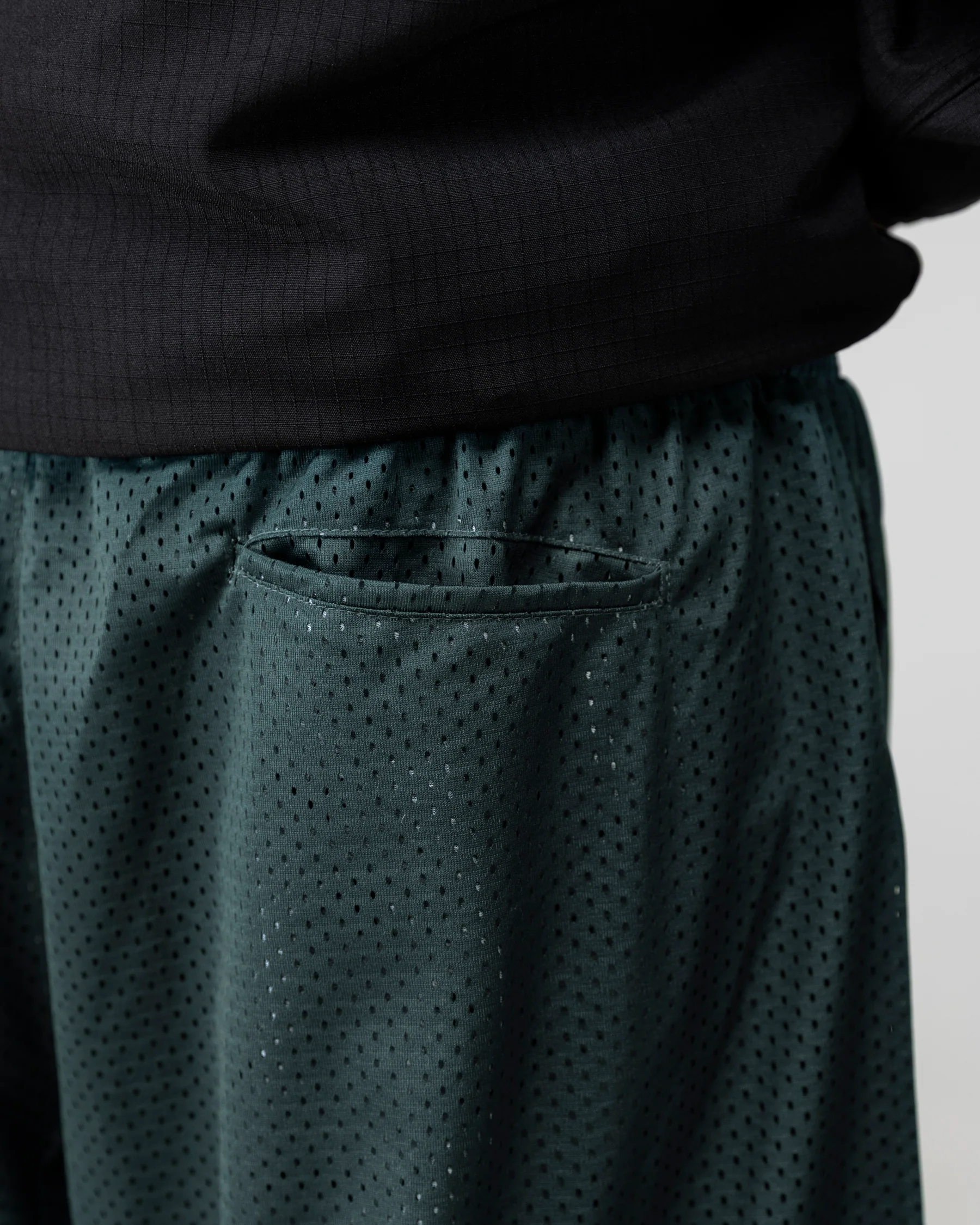 COLLEGE MESH SHORT - GREEN - Image 7