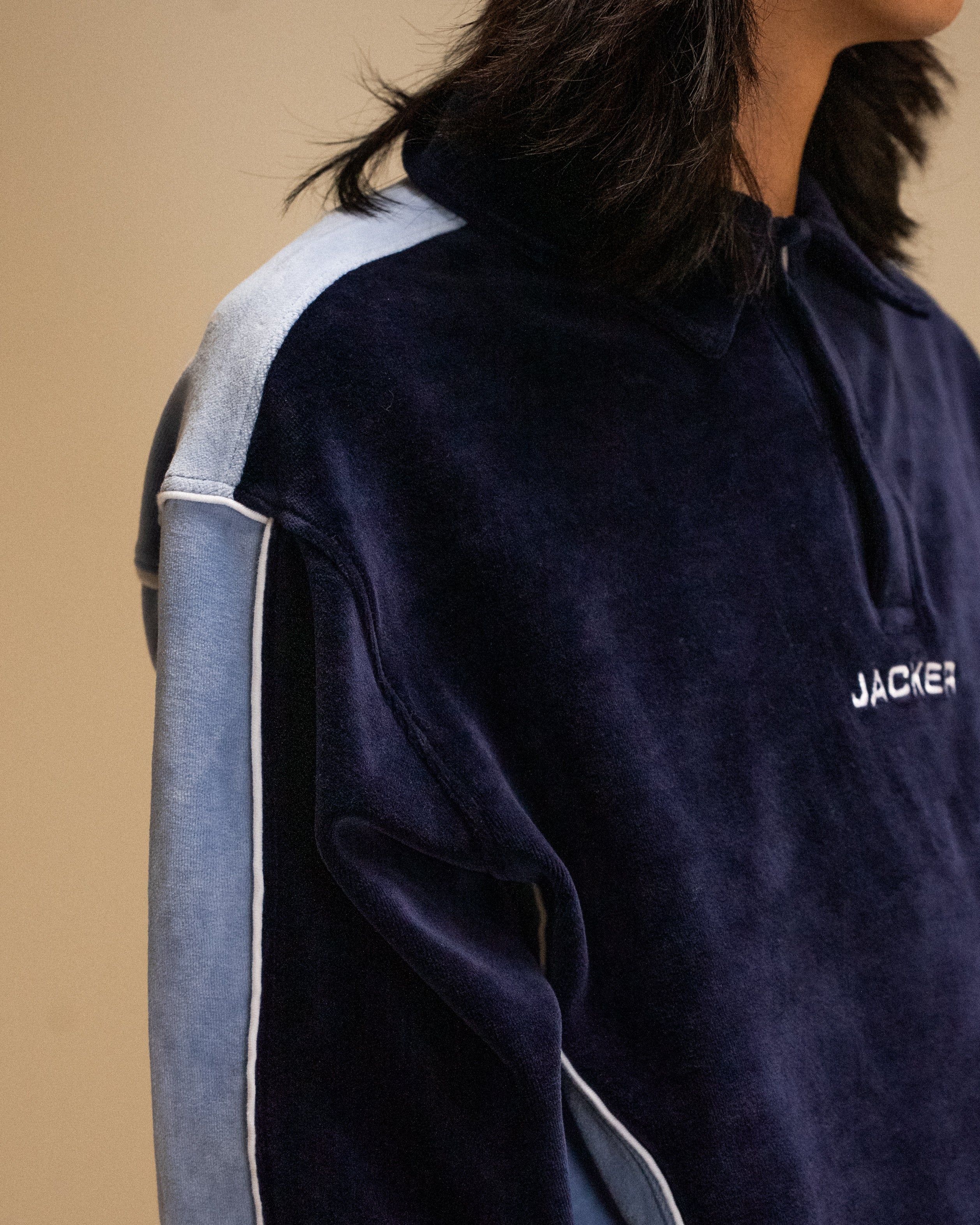 COMFY VELVET POLO - BLUE - Image 6