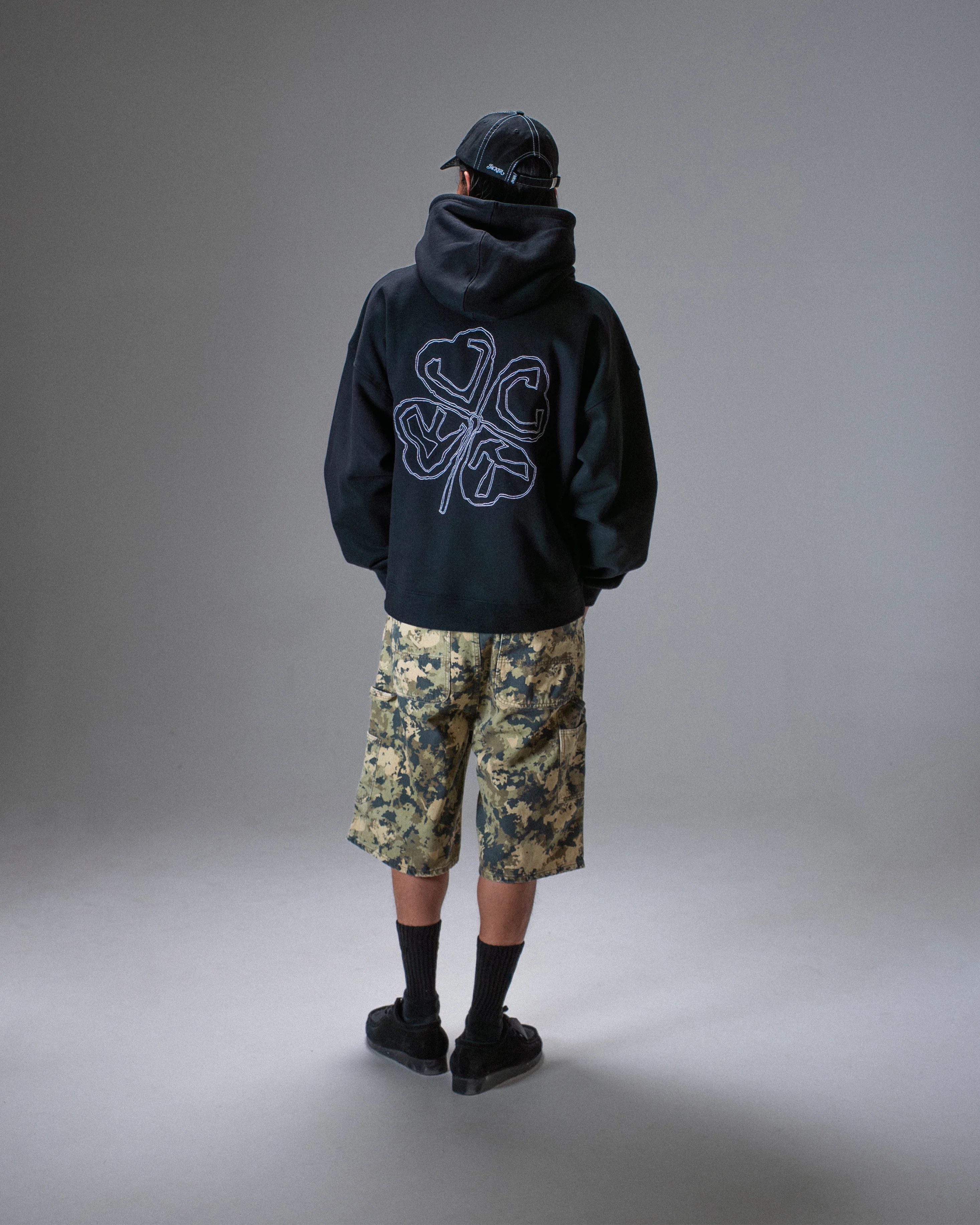 RED CLOVER HOODIE BLACK - Image 8
