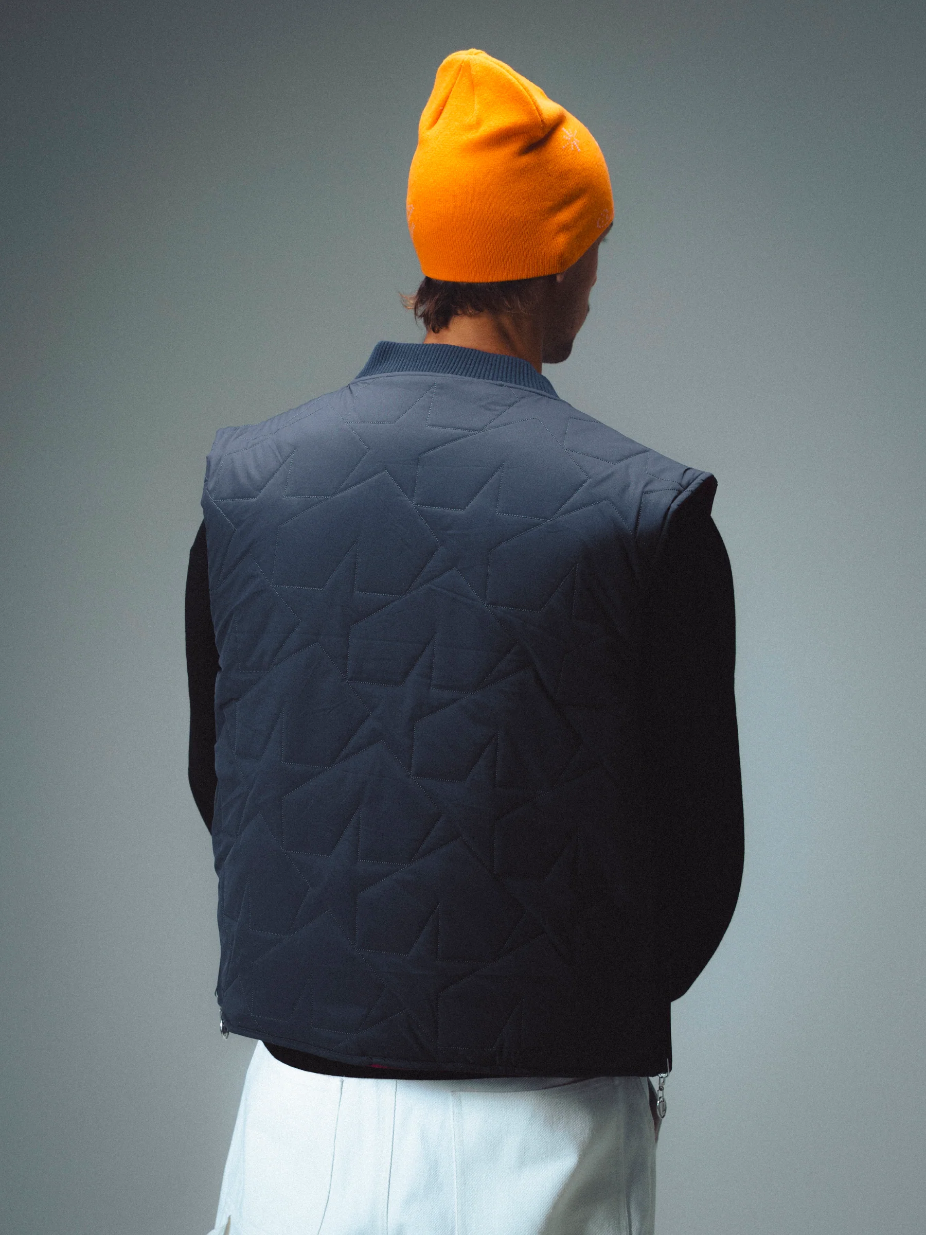 REVERSIBLE SLEEVELESS JACKET - NAVY & RED - Image 11